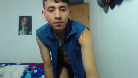 Snapshot of your_boy_hot chatting on 05.21.26 your boy online show from 05.21.26