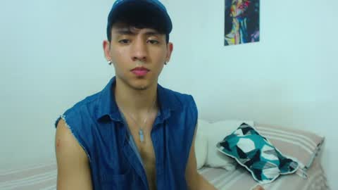 Snapshot of your_boy_hot chatting on 06.20.26 your boy online show from 06.20.26