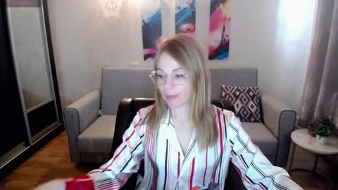 your_crush_12 online show from 10.21.25