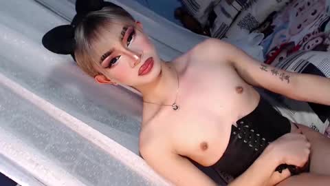 Snapshot of your_dimplecummer chatting on 02.17.25 CALL ME DIMPLE STAR xx online show from 02.17.25