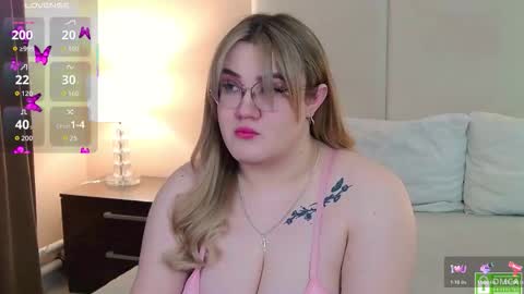 Snapshot of your_dream_nancy chatting on 09.17.25 Nancy online show from 09.17.25