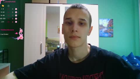 Snapshot of your_honeyy chatting on 04.04.26 Mark online show from 04.04.26