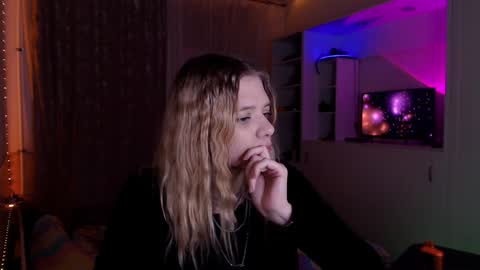 Snapshot of your_horny_friends chatting on 01.24.25 Your Horny Friends online show from 01.24.25