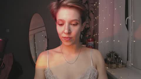 Snapshot of your_hot_ex chatting on 12.16.24 Alex and Kris long hair online show from 12.16.24