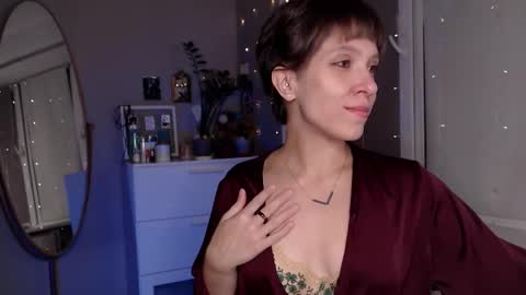 Snapshot of your_hot_ex chatting on 10.06.25 Alex and Kris long hair online show from 10.06.25