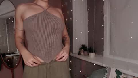 Snapshot of your_hot_ex chatting on 10.10.25 Alex and Kris long hair online show from 10.10.25