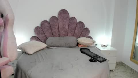 Snapshot of your_lady_milf chatting on 03.02.25 your_lady_milf online show from 03.02.25