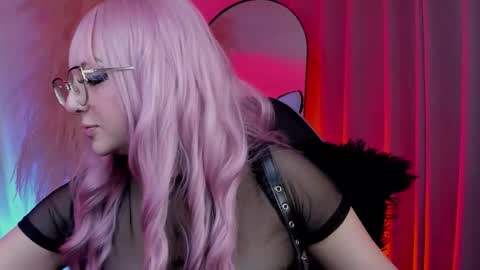 Cami independent model online show from 09.18.25