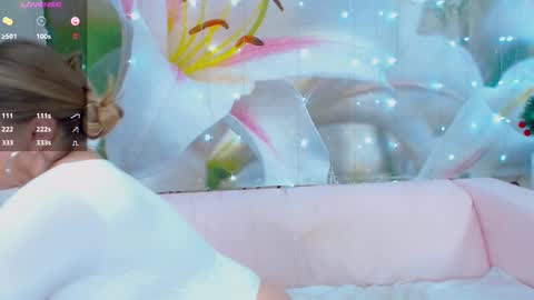 Snapshot of your_milf_lilly chatting on 01.18.25 Lilly online show from 01.18.25