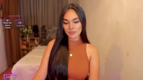 Miss Larah online show from 03.31.26