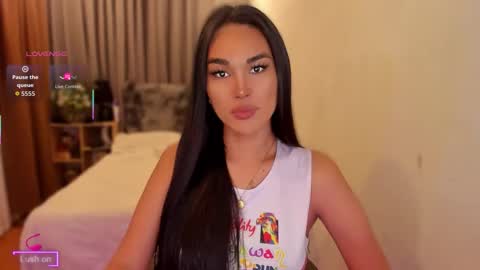 Miss Larah online show from 04.02.26