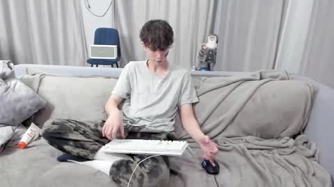 your_shy_guy online show from 03.08.25