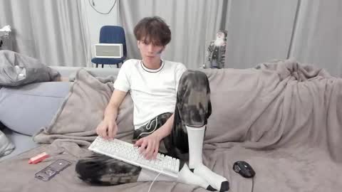 your_shy_guy online show from 03.10.25