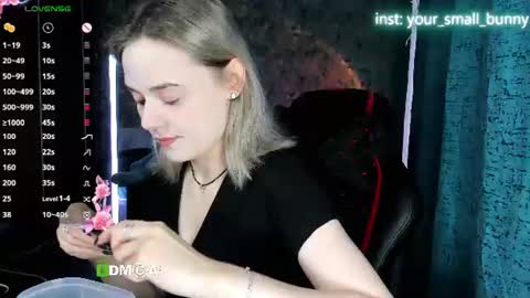 Molly online show from 08.04.26