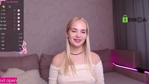 Lolli  Instagram  lollii 1  online show from 12.07.24