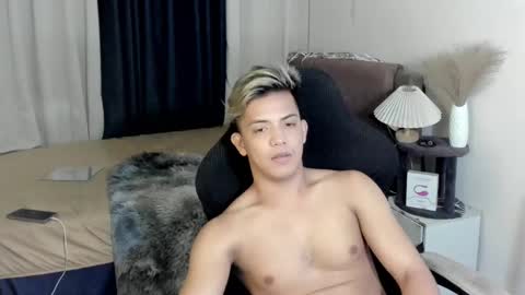 Snapshot of yourasian_bradley chatting on 02.22.25 yourasian_bradley online show from 02.22.25