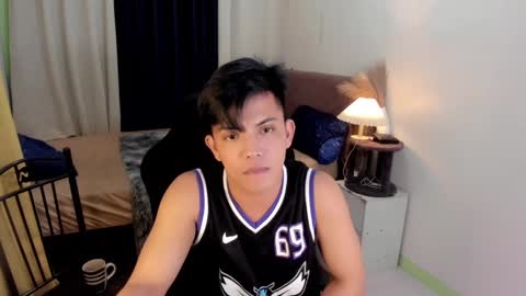 Snapshot of yourasian_bradley chatting on 02.27.25 yourasian_bradley online show from 02.27.25