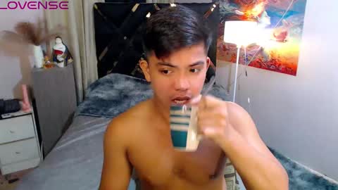 Snapshot of yourasian_bradley chatting on 10.01.25 yourasian_bradley online show from 10.01.25