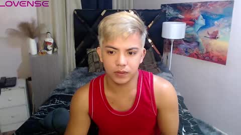 Snapshot of yourasian_bradley chatting on 10.22.25 yourasian_bradley online show from 10.22.25