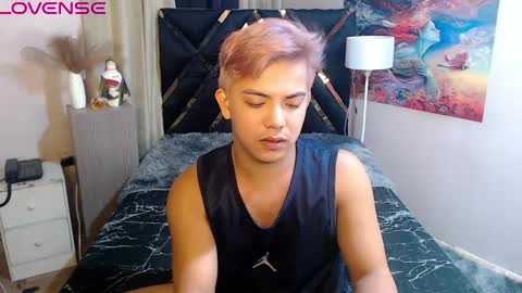 Snapshot of yourasian_bradley chatting on 10.28.25 yourasian_bradley online show from 10.28.25