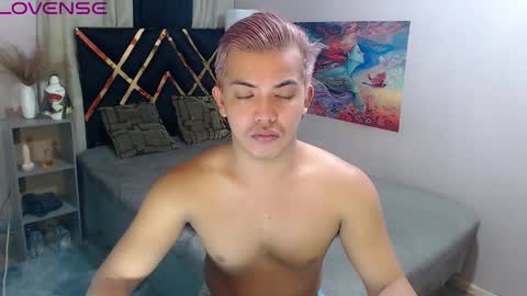 Snapshot of yourasian_bradley chatting on 10.30.25 yourasian_bradley online show from 10.30.25