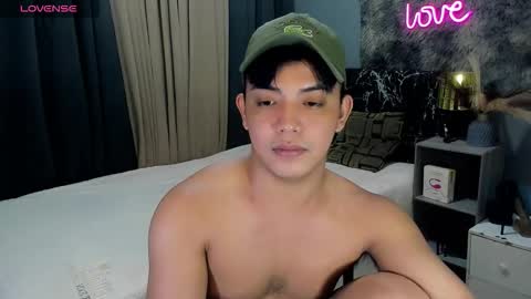 Snapshot of yourasian_bradley chatting on 11.26.25 yourasian_bradley online show from 11.26.25