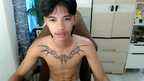 yourasian_eric online show from 04.06.26