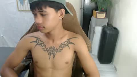 Snapshot of yourasian_eric chatting on 07.22.26 yourasian_eric online show from 07.22.26