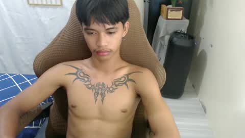 Snapshot of yourasian_eric chatting on 07.27.26 yourasian_eric online show from 07.27.26