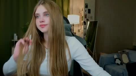 Snapshot of yourbeautyarya chatting on 07.19.26 Arya online show from 07.19.26