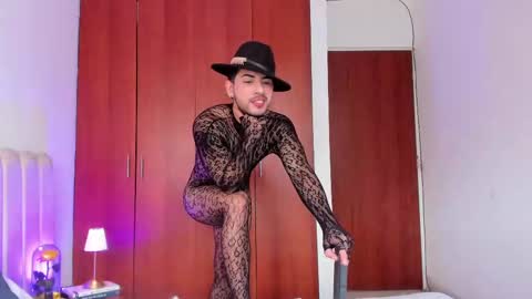 YOURBOYNEXTDOOR online show from 10.11.25