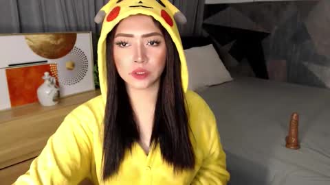 Snapshot of yourdevilsweettsx chatting on 10.11.25 JEN online show from 10.11.25