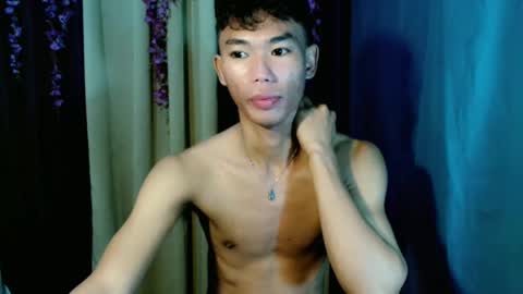Snapshot of yourdreamboyx chatting on 01.01.25 Rence online show from 01.01.25