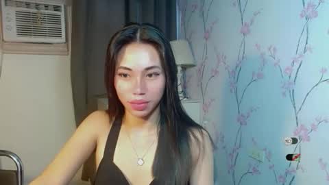 Snapshot of yourdreamgirlgwen chatting on 06.11.26 GWENI online show from 06.11.26