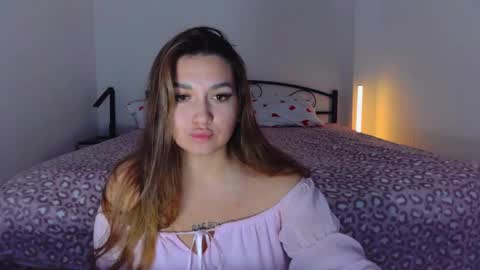 Snapshot of youremily_xx chatting on 10.12.25 Emily  online show from 10.12.25