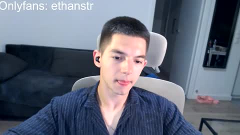 Snapshot of yourethan chatting on 09.17.25 yourethan online show from 09.17.25