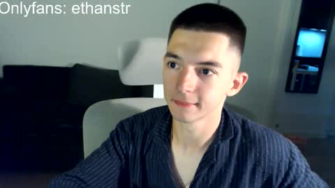 Snapshot of yourethan chatting on 09.23.25 yourethan online show from 09.23.25