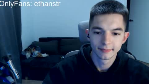 Snapshot of yourethan chatting on 10.14.25 yourethan online show from 10.14.25