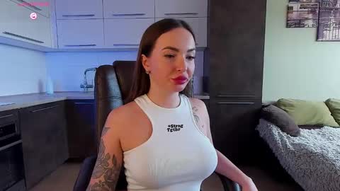 Snapshot of yourfantasywild chatting on 02.04.25 Sue online show from 02.04.25