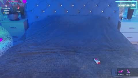 Snapshot of yourfantasywild chatting on 10.04.25 Sue online show from 10.04.25