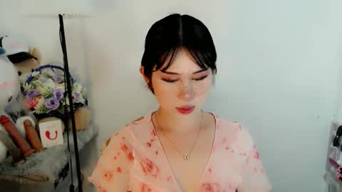 PrettyElla online show from 11.21.25