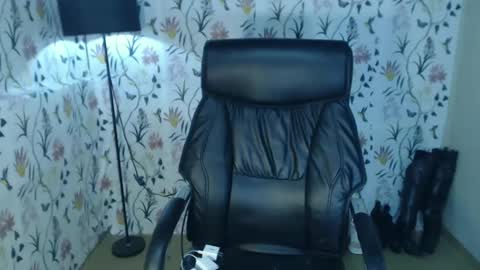 Snapshot of yourfavoratemaureen chatting on 02.02.25 maureen love you online show from 02.02.25