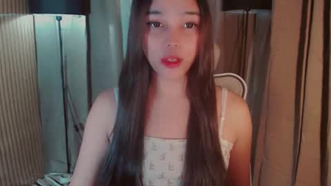 Snapshot of yourfavoratemaureen chatting on 10.26.25 maureen love you online show from 10.26.25