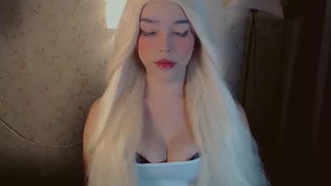 Snapshot of yourfavoratemaureen chatting on 10.27.25 maureen love you online show from 10.27.25