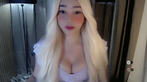 Snapshot of yourfavoratemaureen chatting on 11.07.25 maureen love you online show from 11.07.25