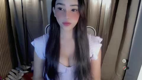 Snapshot of yourfavoratemaureen chatting on 11.26.25 maureen love you online show from 11.26.25