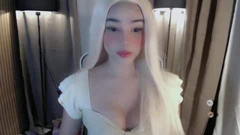 Snapshot of yourfavoratemaureen chatting on 11.28.25 maureen love you online show from 11.28.25