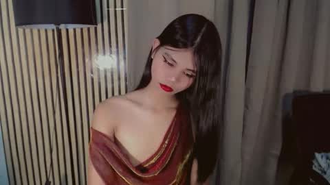 Vivian online show from 11.21.25