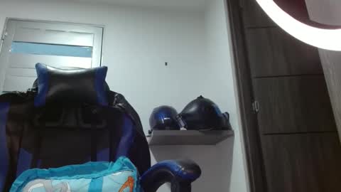 Snapshot of yourfavorite_bigclit chatting on 06.04.26 yourfavorite_bigclit online show from 06.04.26