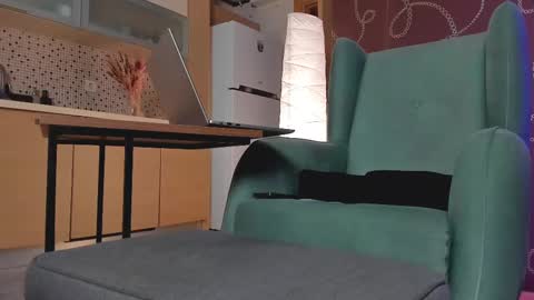 Snapshot of yourfreebird chatting on 02.09.25 Maria online show from 02.09.25